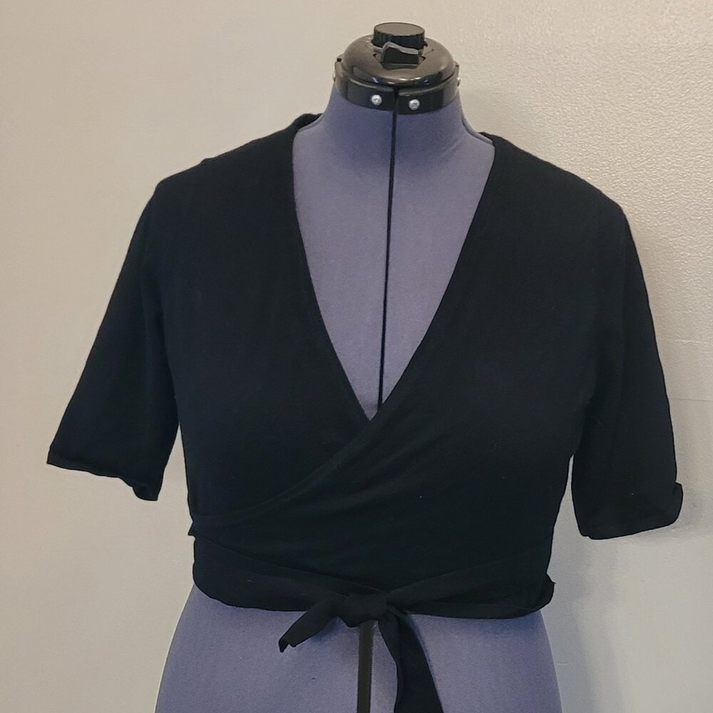 Torrid Shrug Wrap Front Short Sleeve Fitted black Sweater size 1